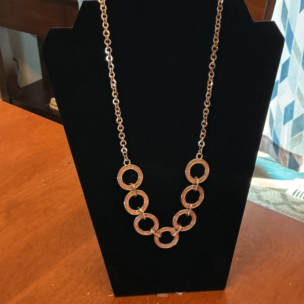 Chic Gold Circle Link Necklace